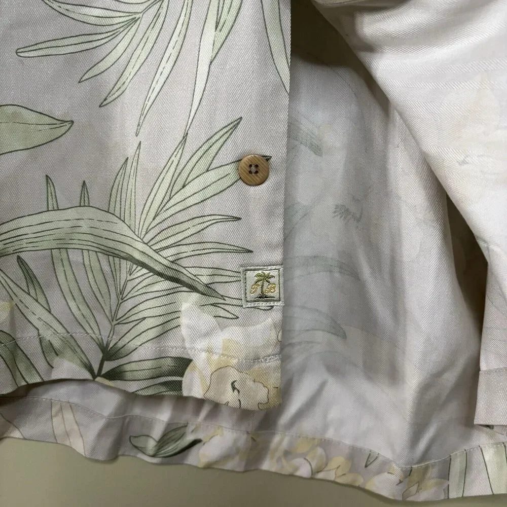 Tommy Bahama Short Sleeve Floral Hawaiian 100% Silk Button Shirt Size Large sz L